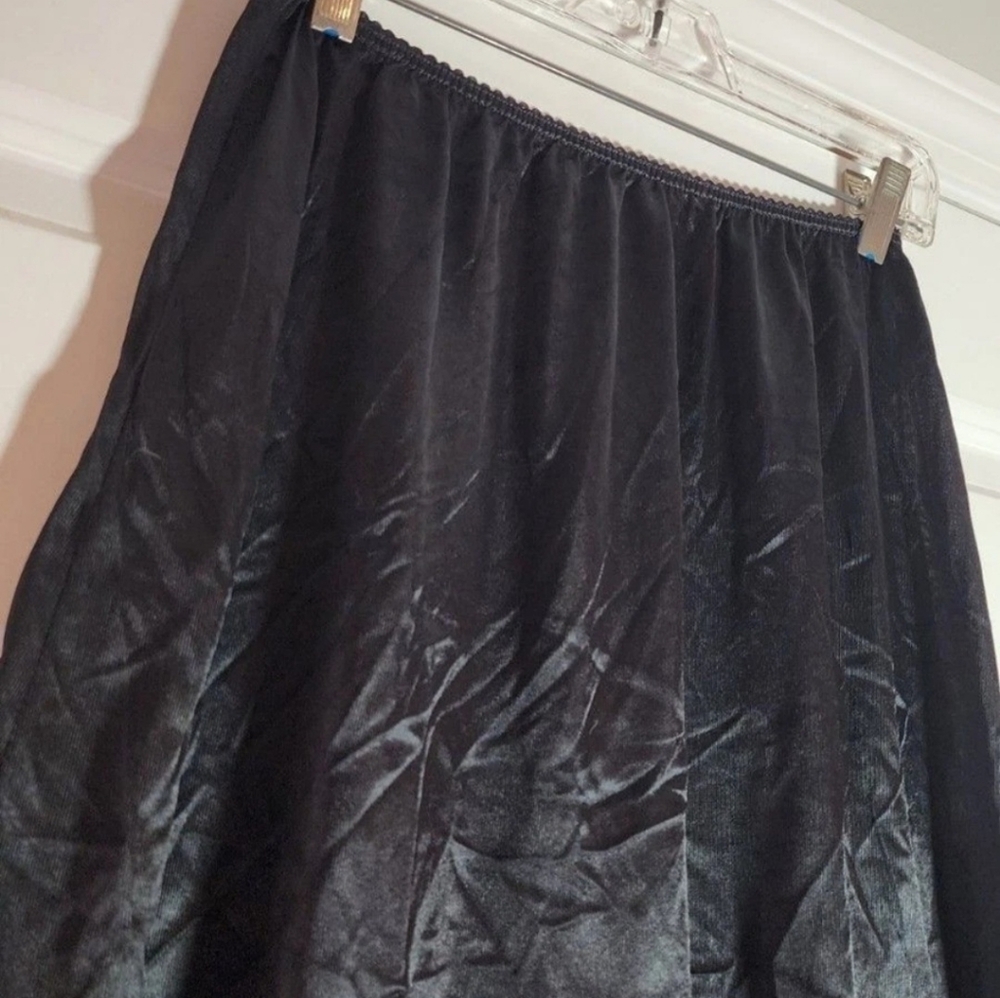 Vintage Black Lace Trim Slip Skirt Approx 25in Waist (Unstretched) 27.5in Length - Picture 2 of 4